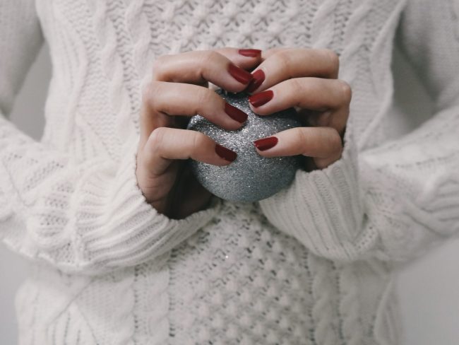 White Christmas Nails