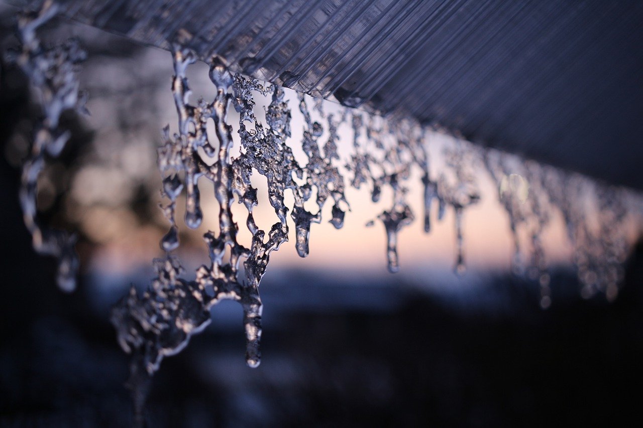 How to fix roof leaks